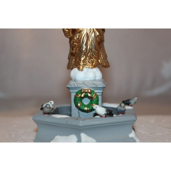 Dept 56 Heritage Village - Spirit of the Season - Picture 3 of 5